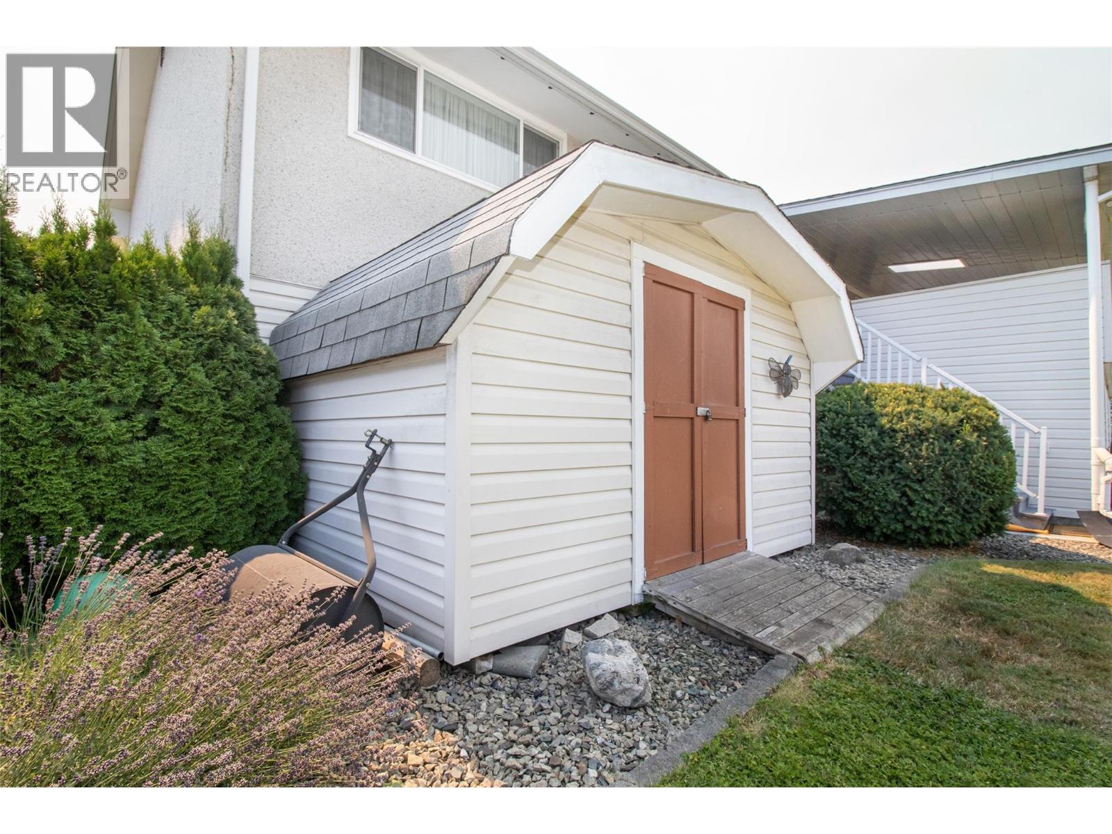 210 Wallace Road, Kelowna