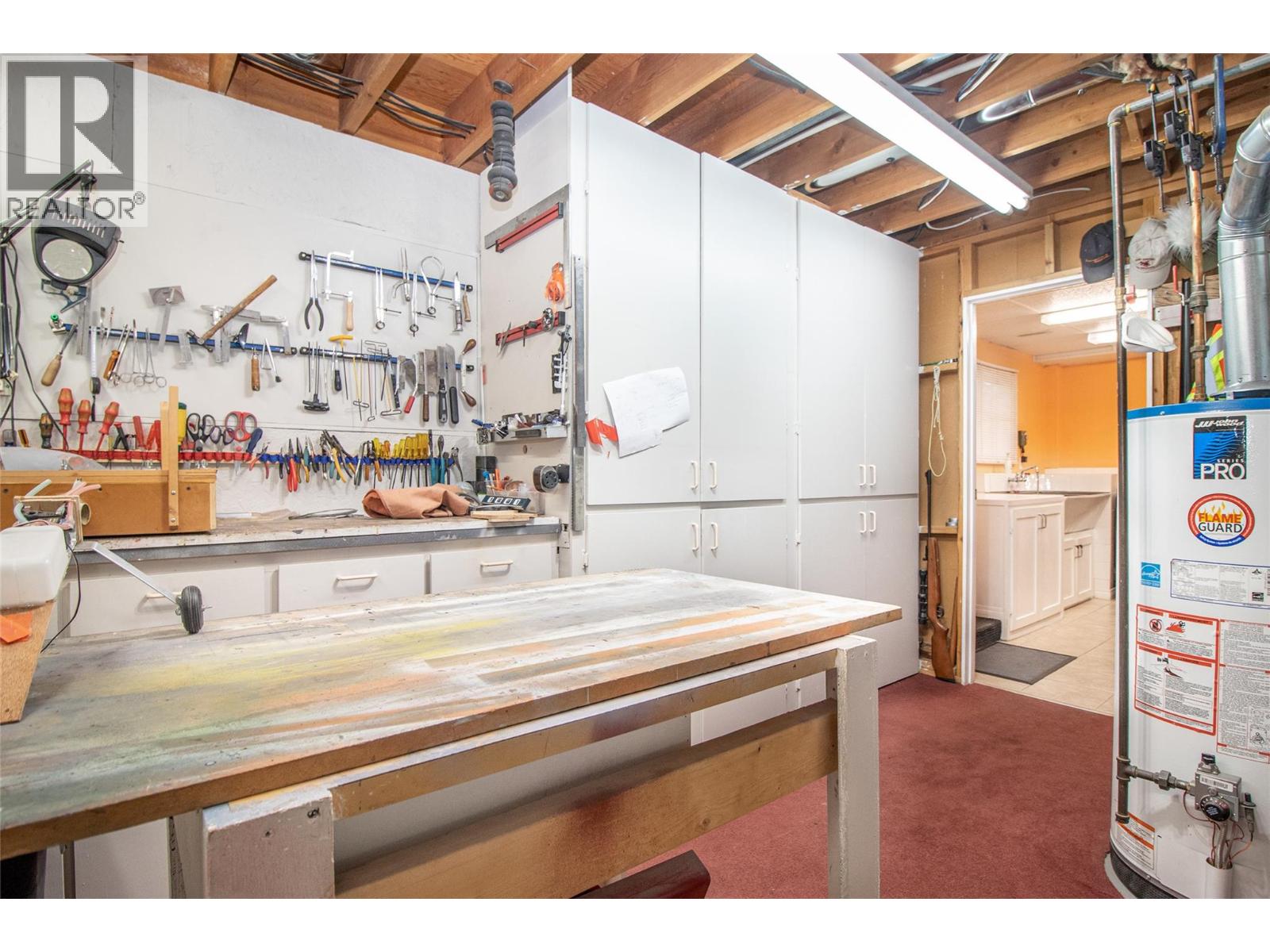 210 Wallace Road, Kelowna