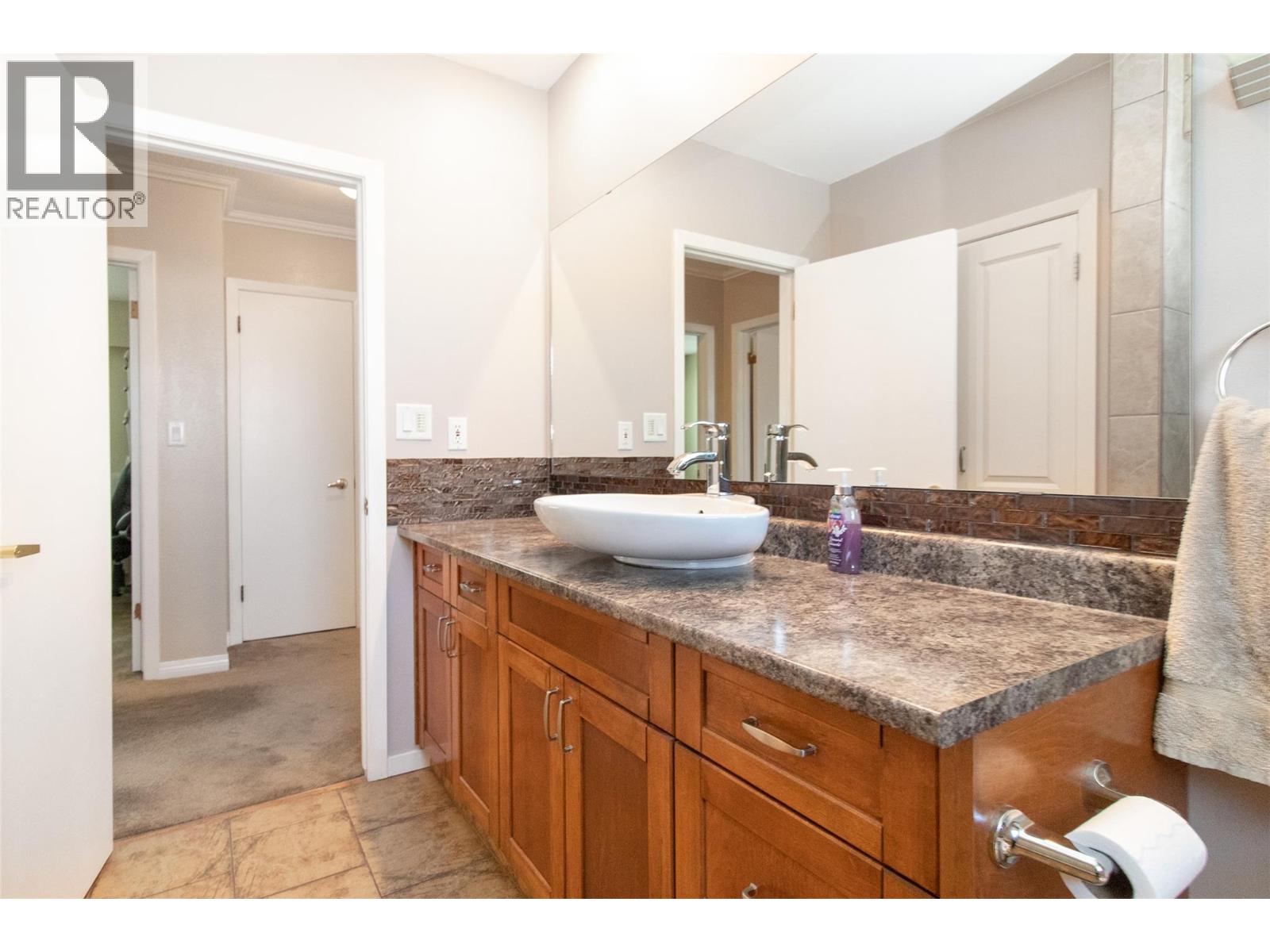 210 Wallace Road, Kelowna