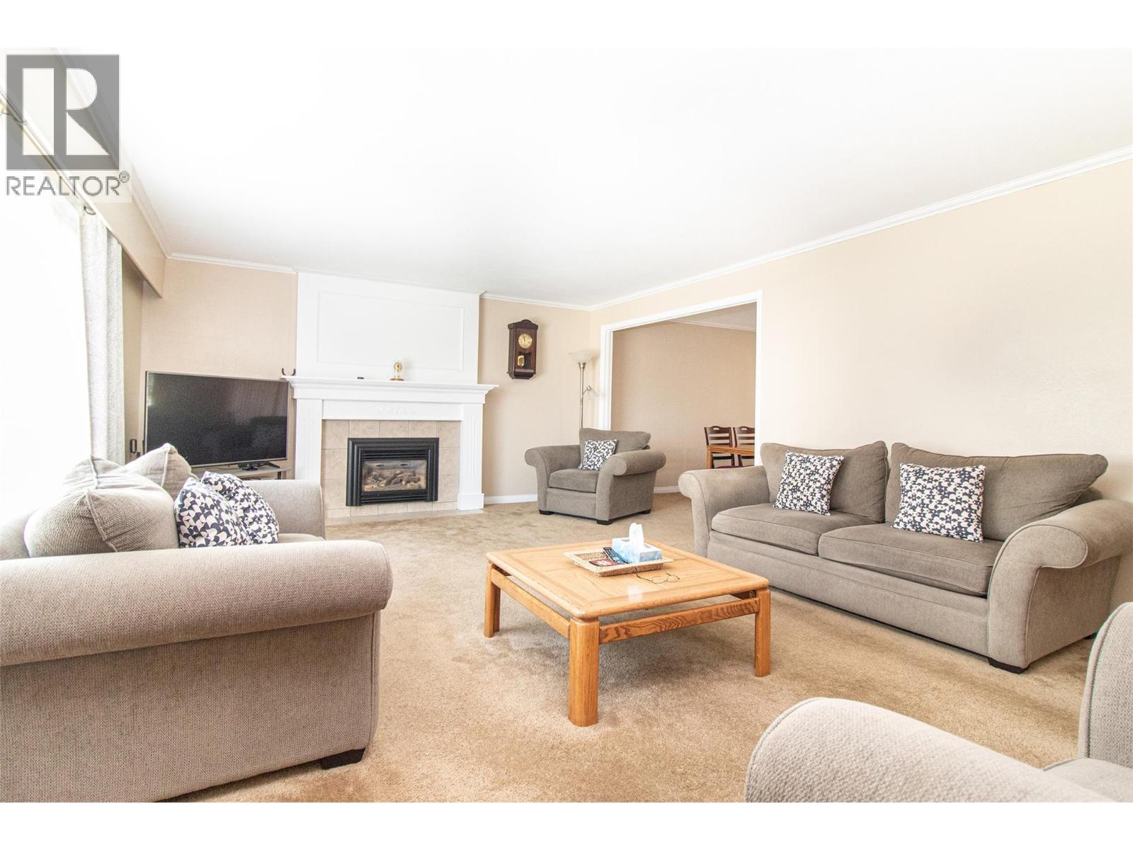 210 Wallace Road, Kelowna