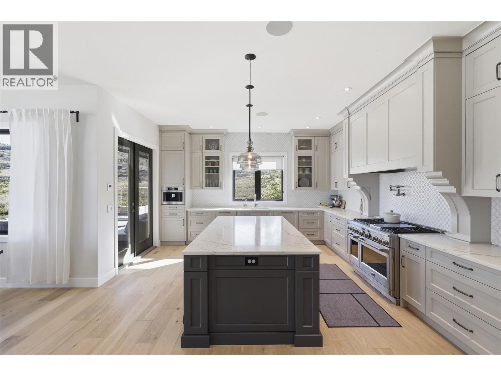316 HOLLOWAY Drive - 12