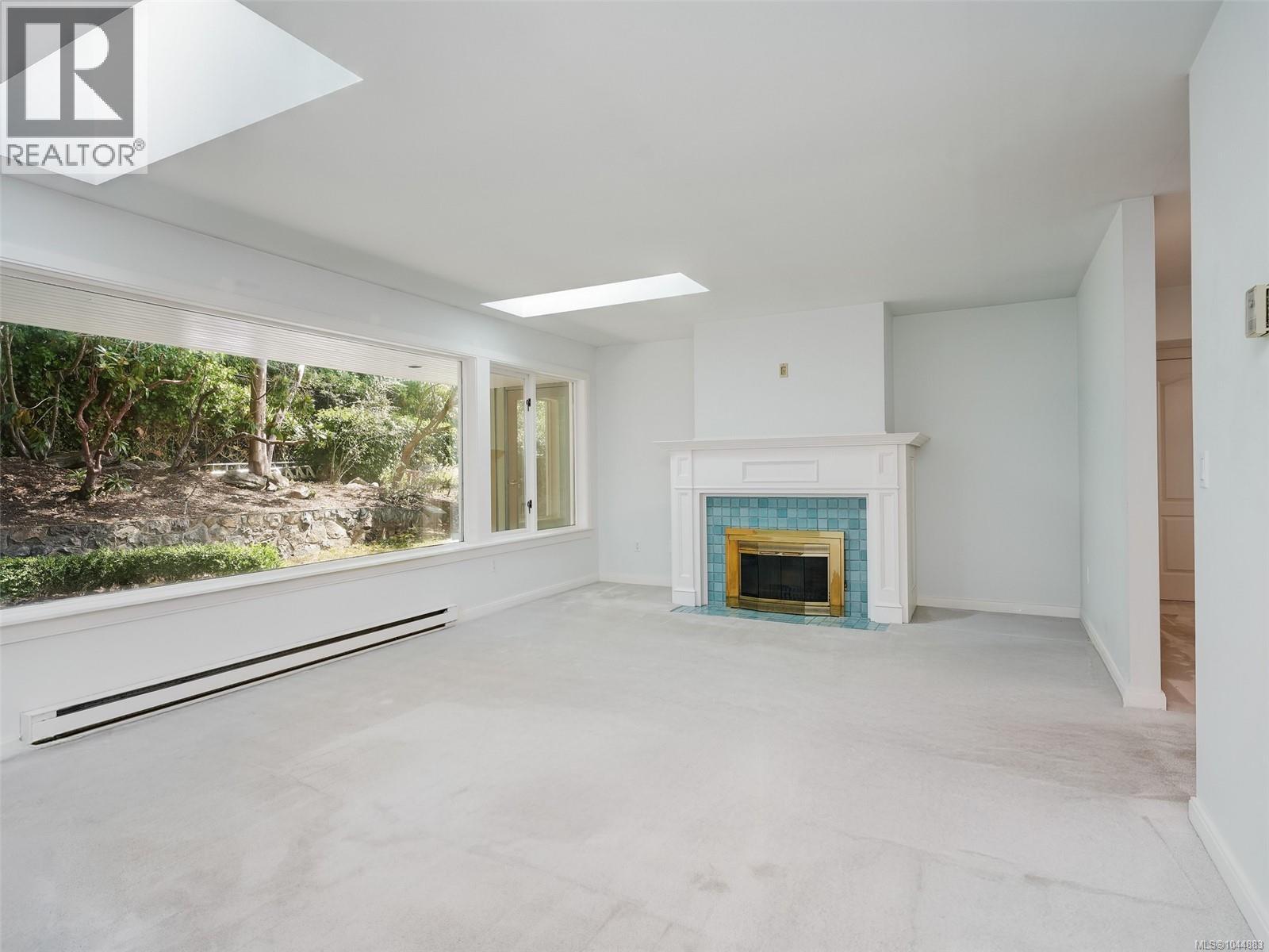#6 735 Moss St - Image 12