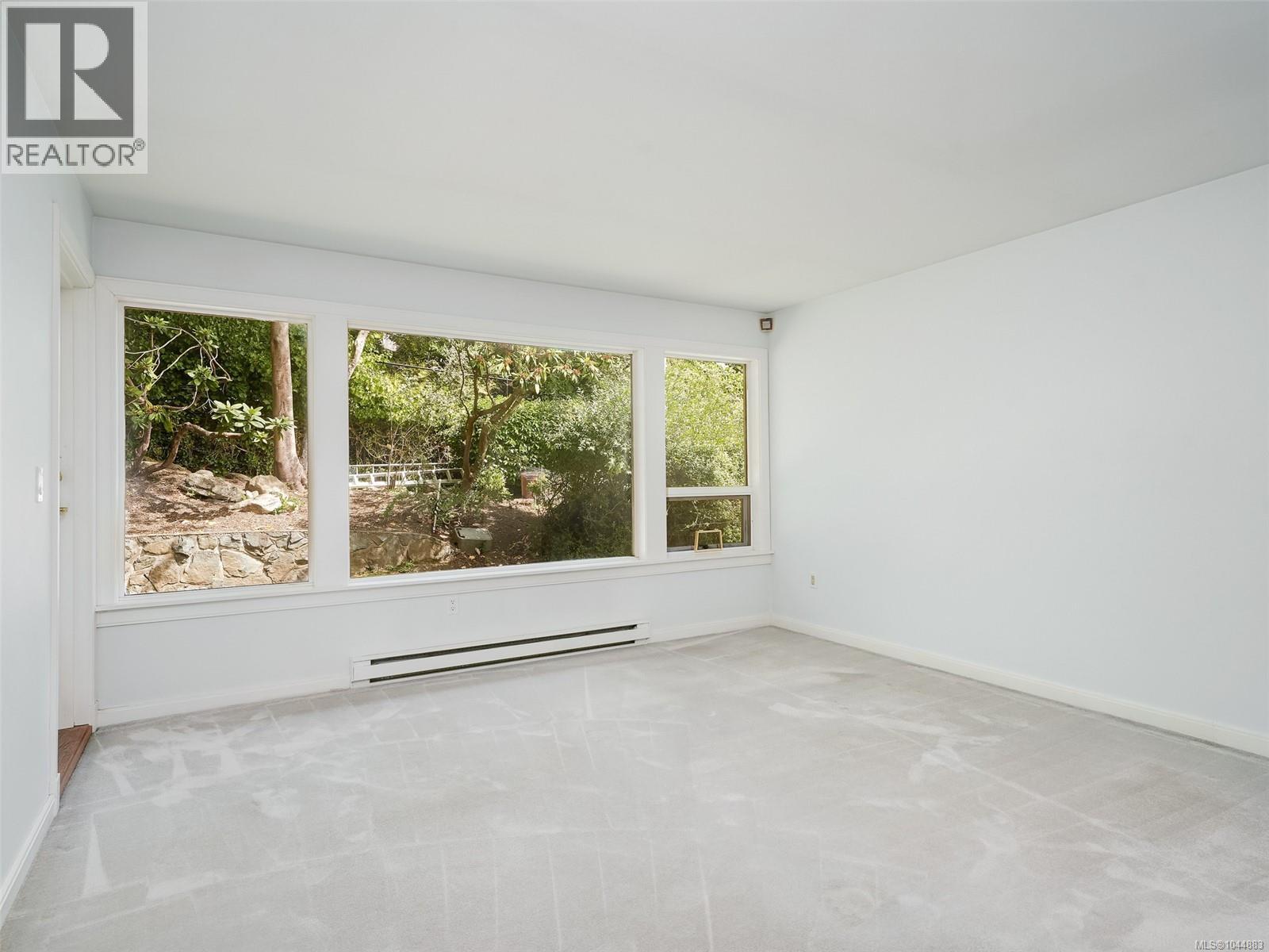 #6 735 Moss St - Image 21