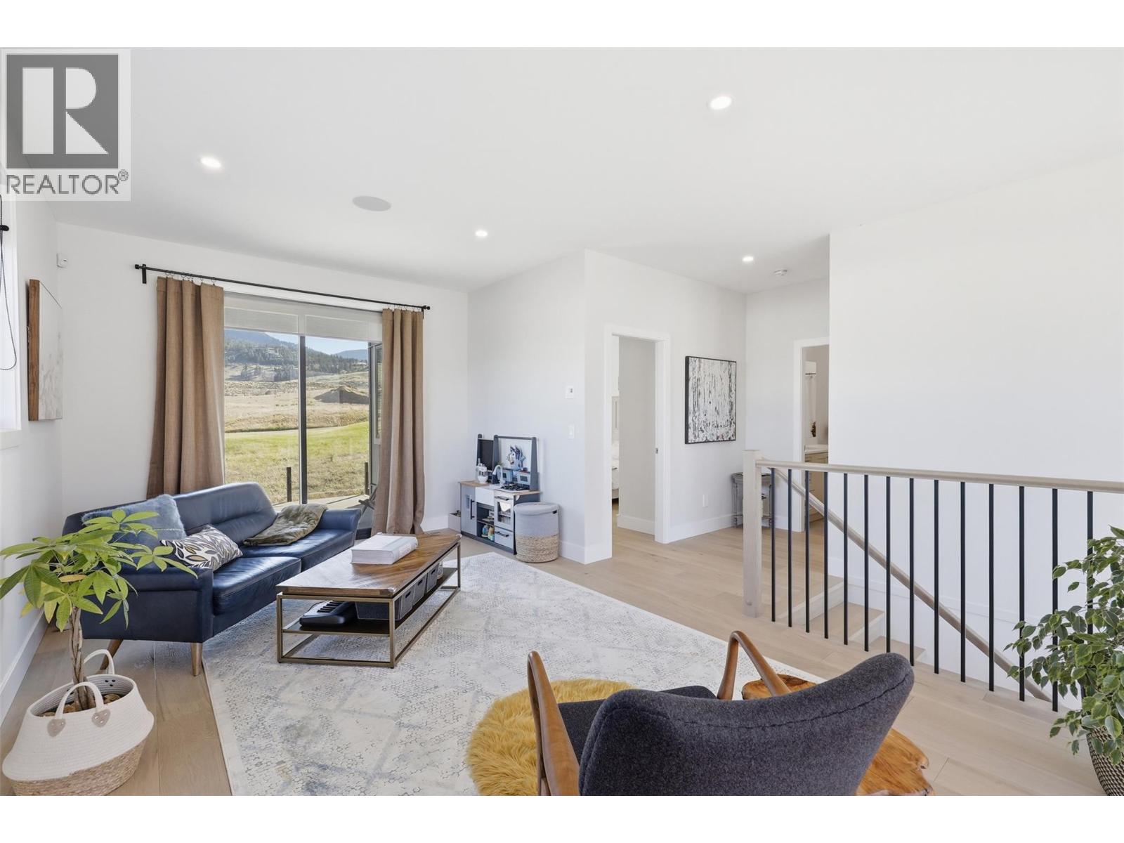 316 HOLLOWAY Drive - 54