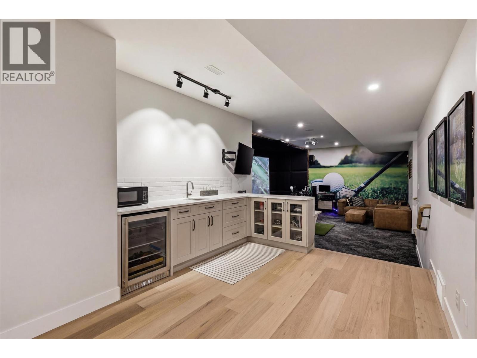 316 HOLLOWAY Drive - Image 63