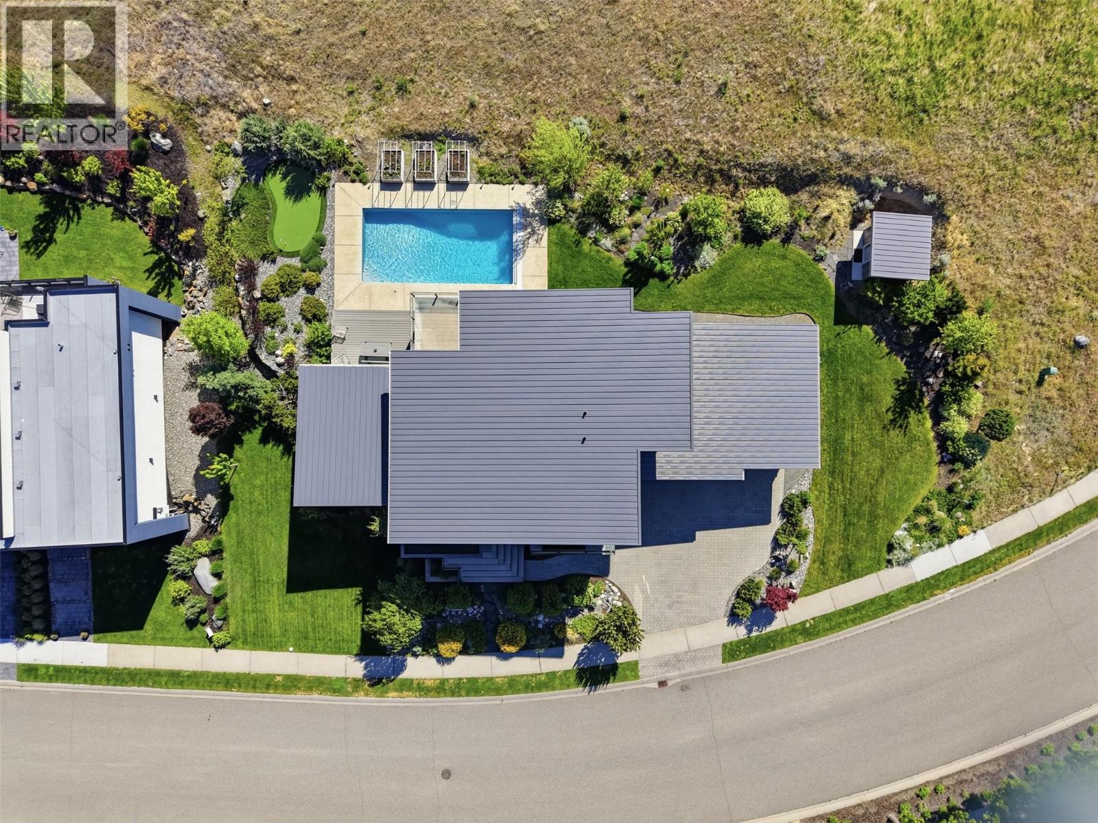 316 HOLLOWAY Drive - 69