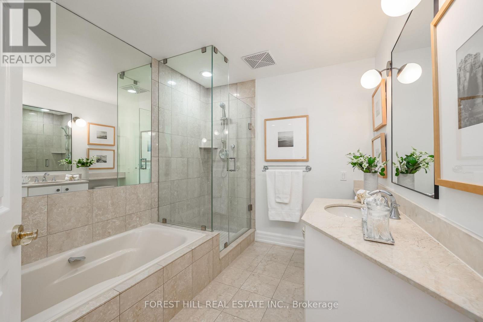 #305 38 AVENUE ROAD - 21