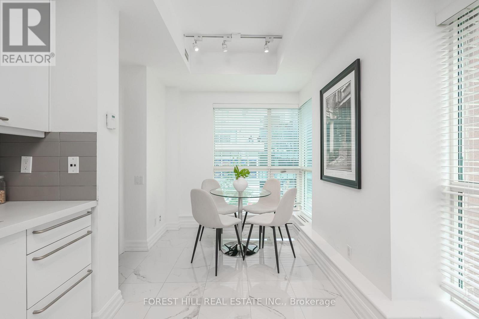 #305 38 AVENUE ROAD - 17