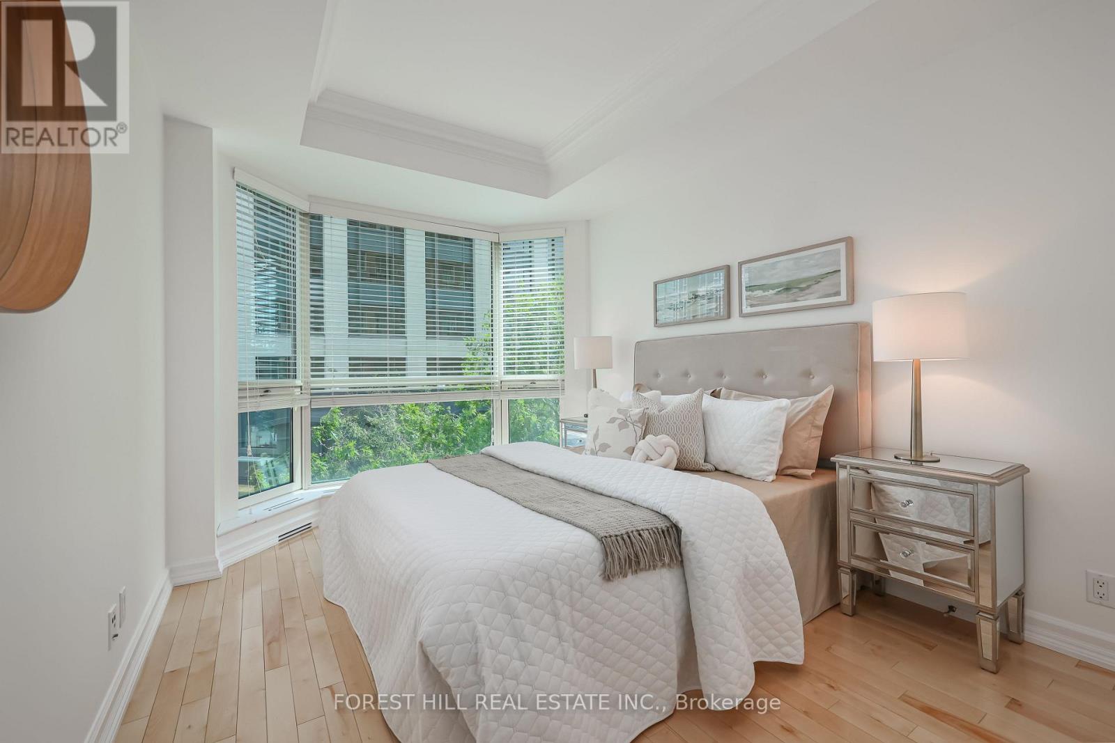 #305 38 AVENUE ROAD - 22