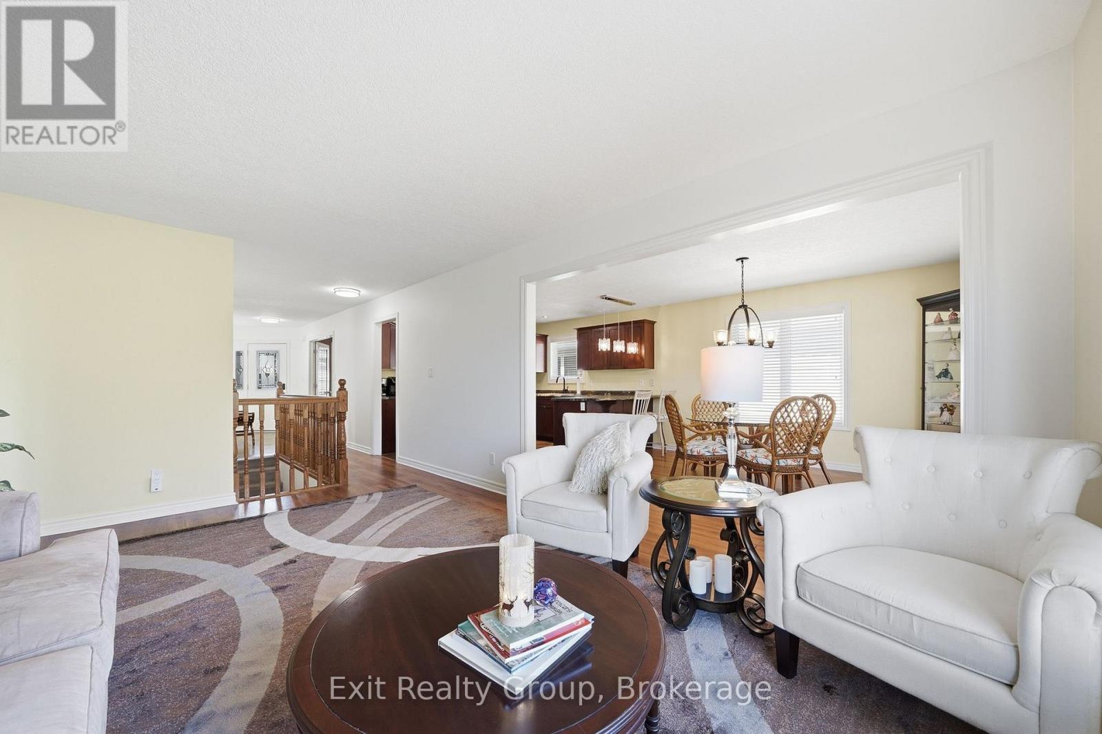 23 MOUNT GROVE CRESCENT - 27