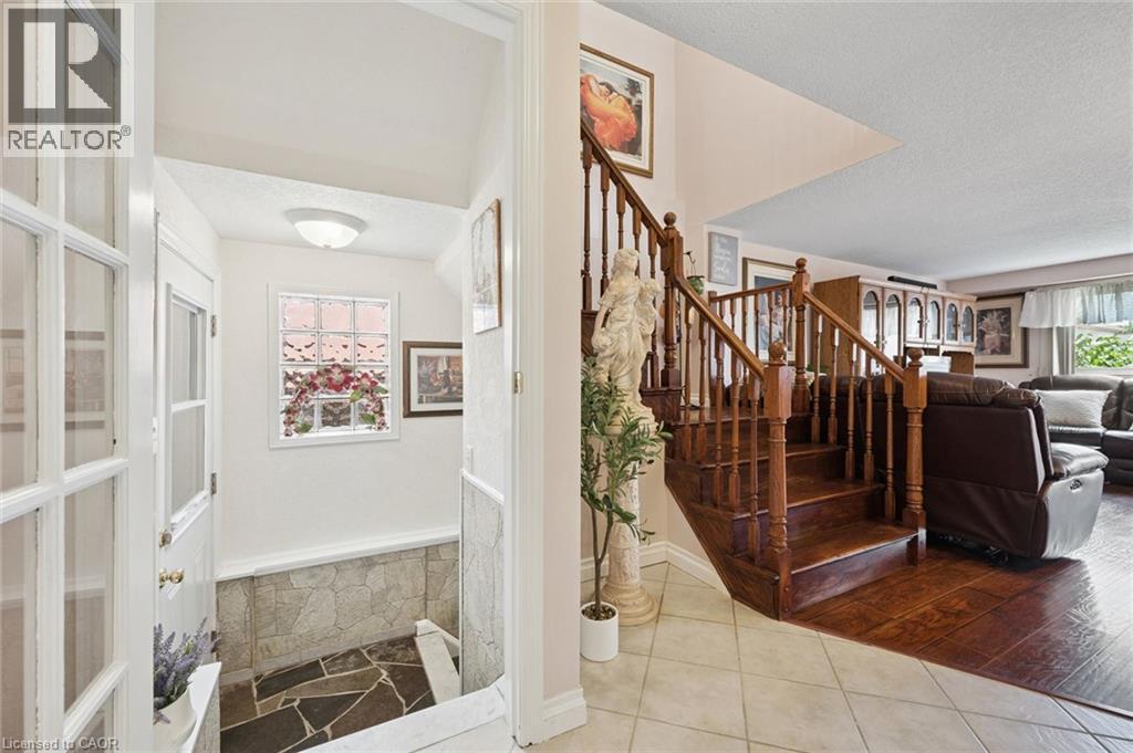 86 BRIDLEWREATH Street — photo 3