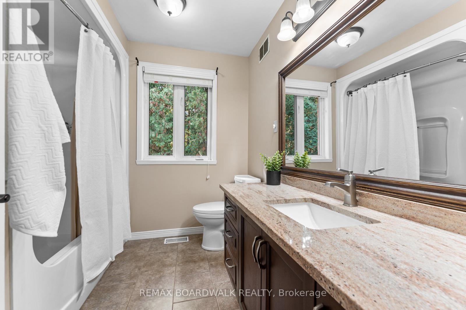 14 PANANDRICK VIEW DRIVE - 25