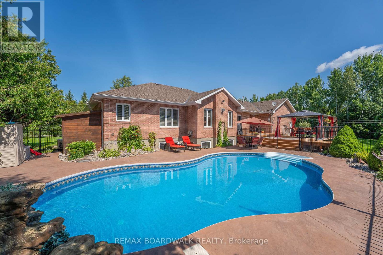 14 PANANDRICK VIEW DRIVE - 42