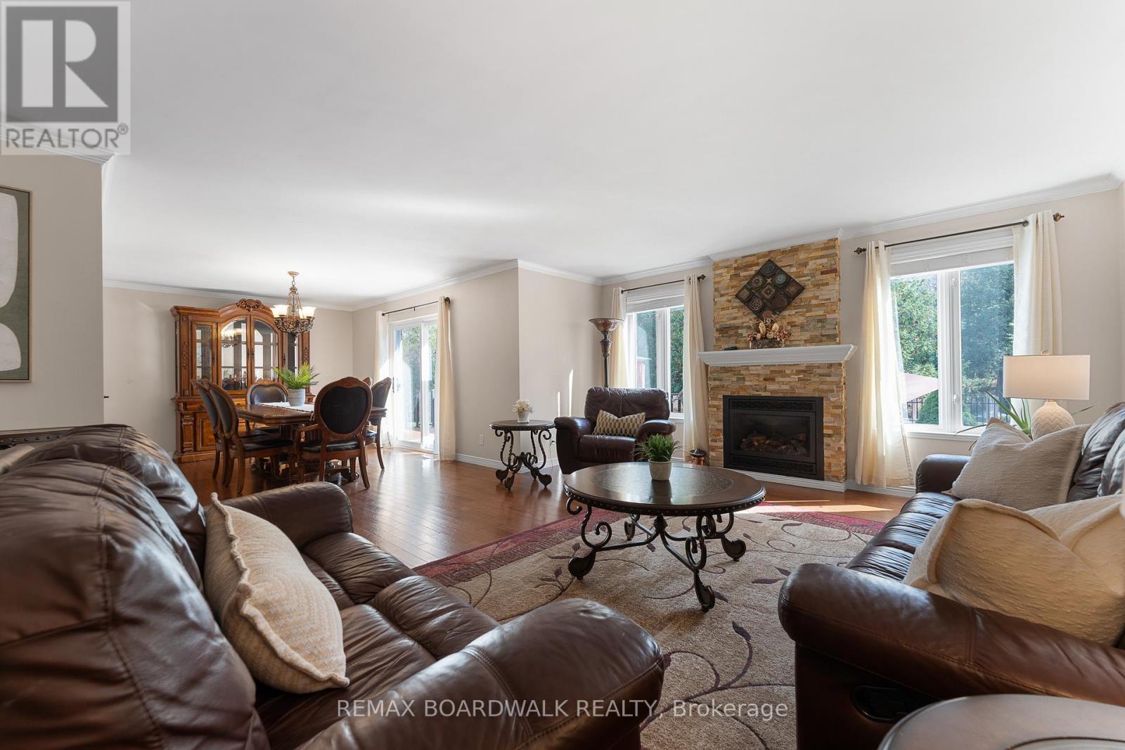 5 Bed, 4 Bath House for Sale in Ottawa – 14 PANANDRICK VIEW DRIVE, Ottawa – MLS# X13636710 - Image 8