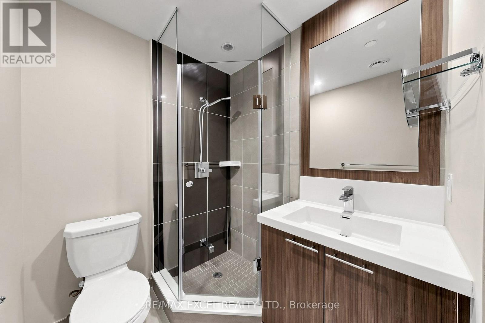 #906 120 HARRISON GARDEN BOULEVARD - Image 11