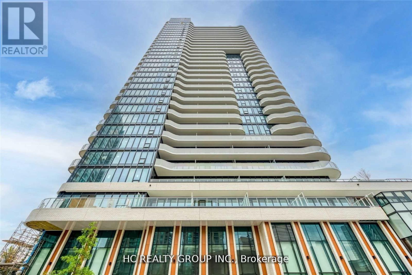 605 - 15 HOLMES AVENUE