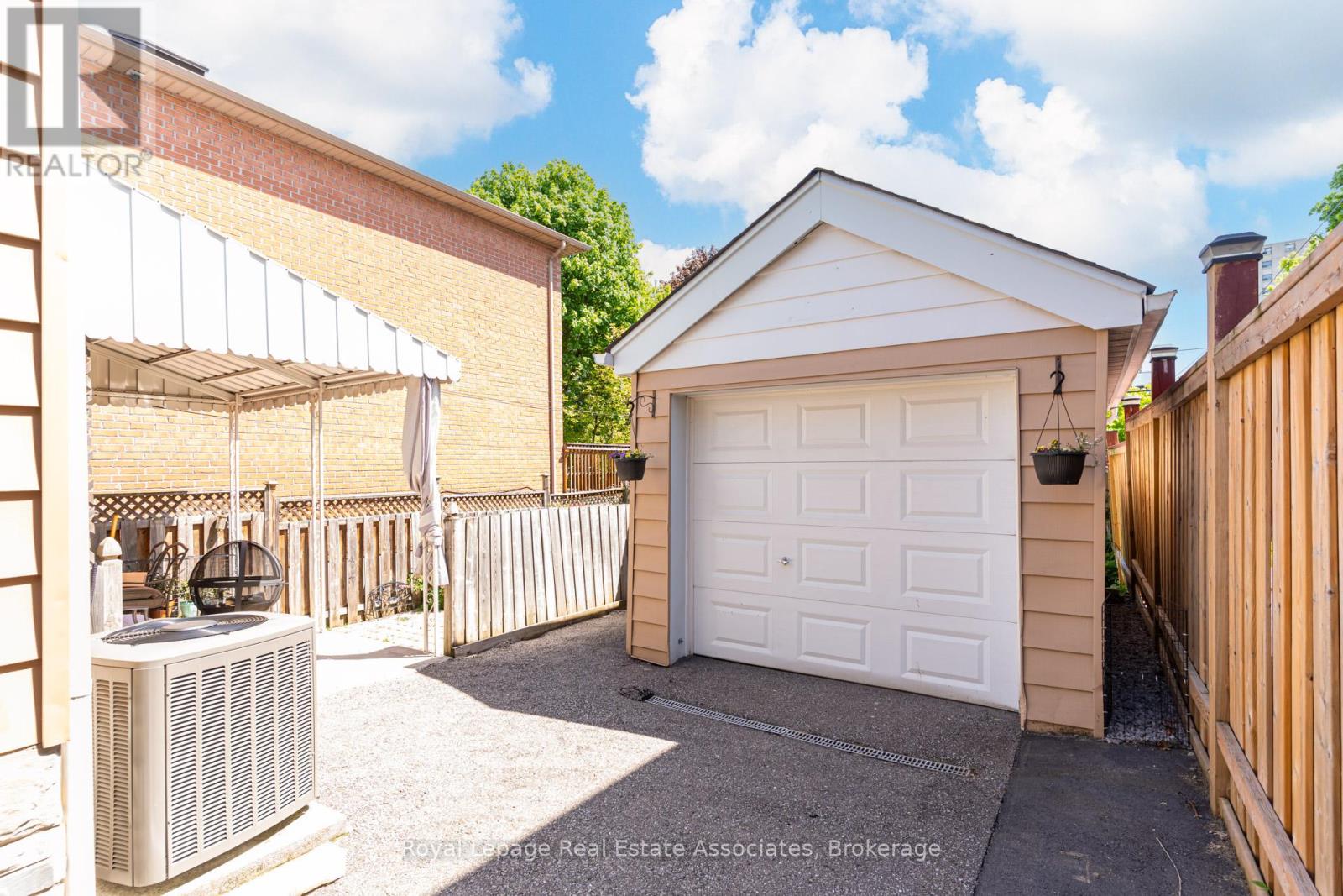 43 HEALE AVENUE - 20