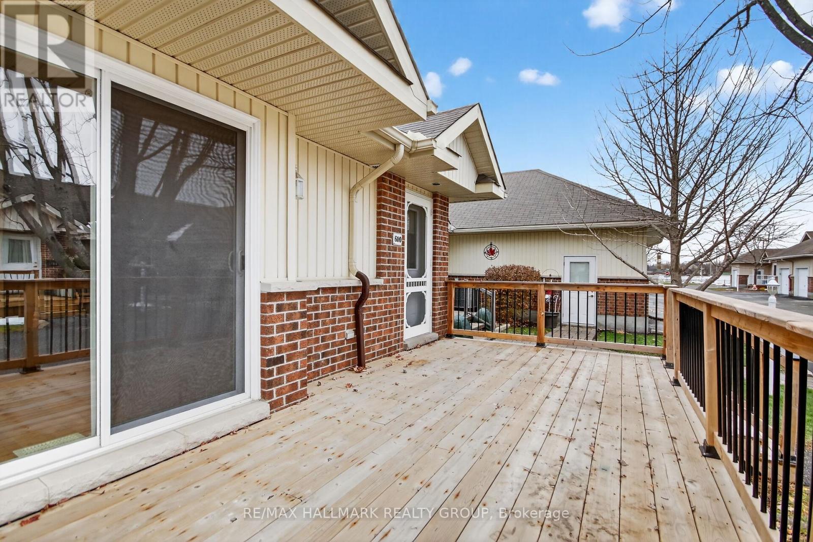 2 Bed, 3 Bath House for Sale in Ottawa – 600 SUNBEAM PRIVATE, Ottawa – MLS# X12588616 - Image 4