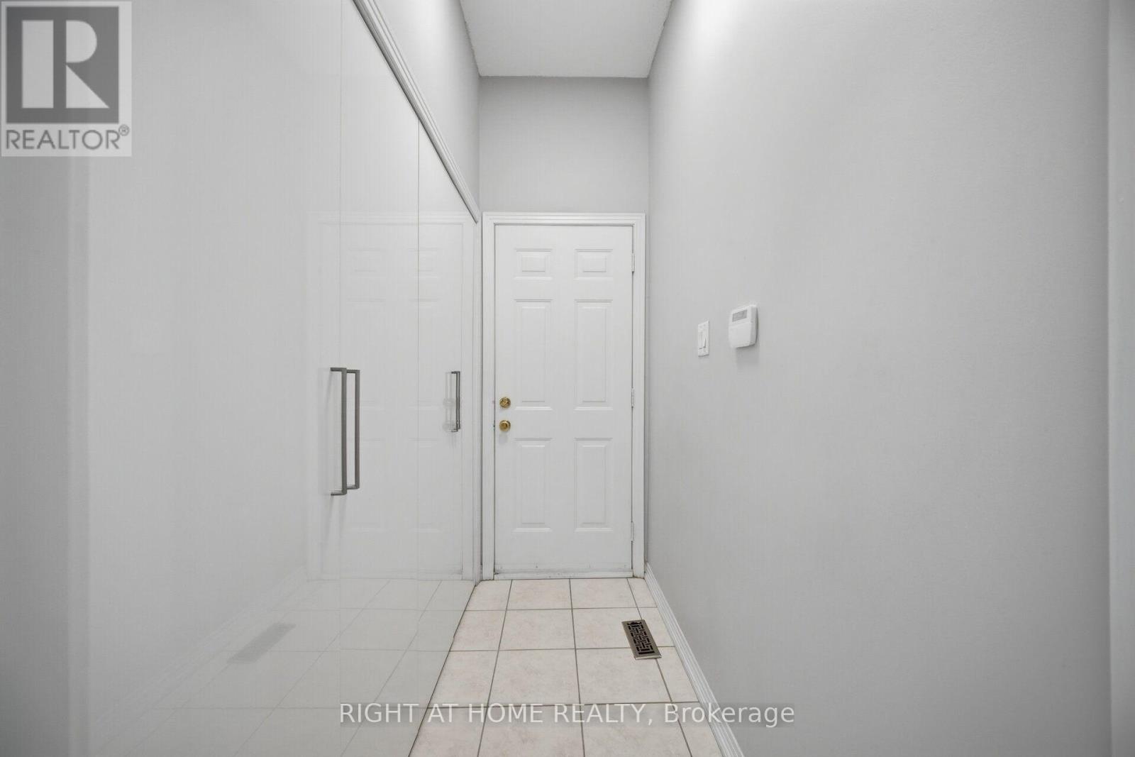 82 STARHILL CRESCENT - 27
