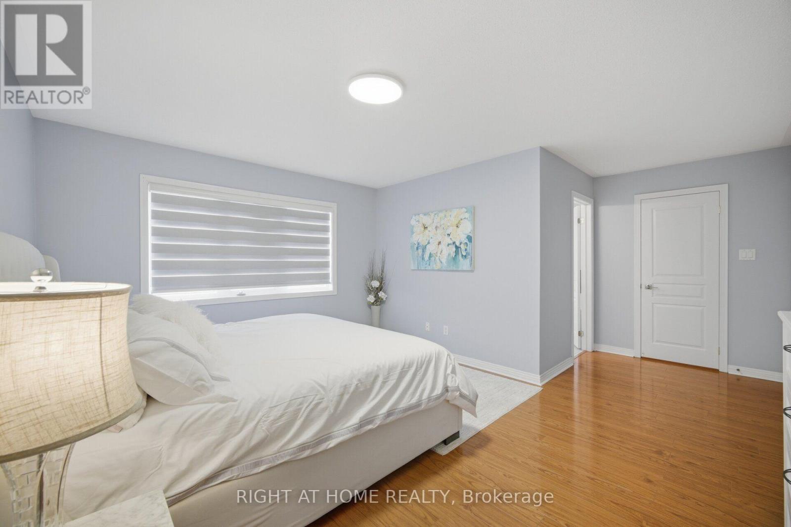 82 STARHILL CRESCENT - 33