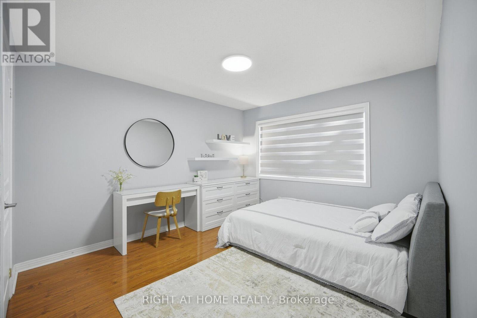 82 STARHILL CRESCENT - 36