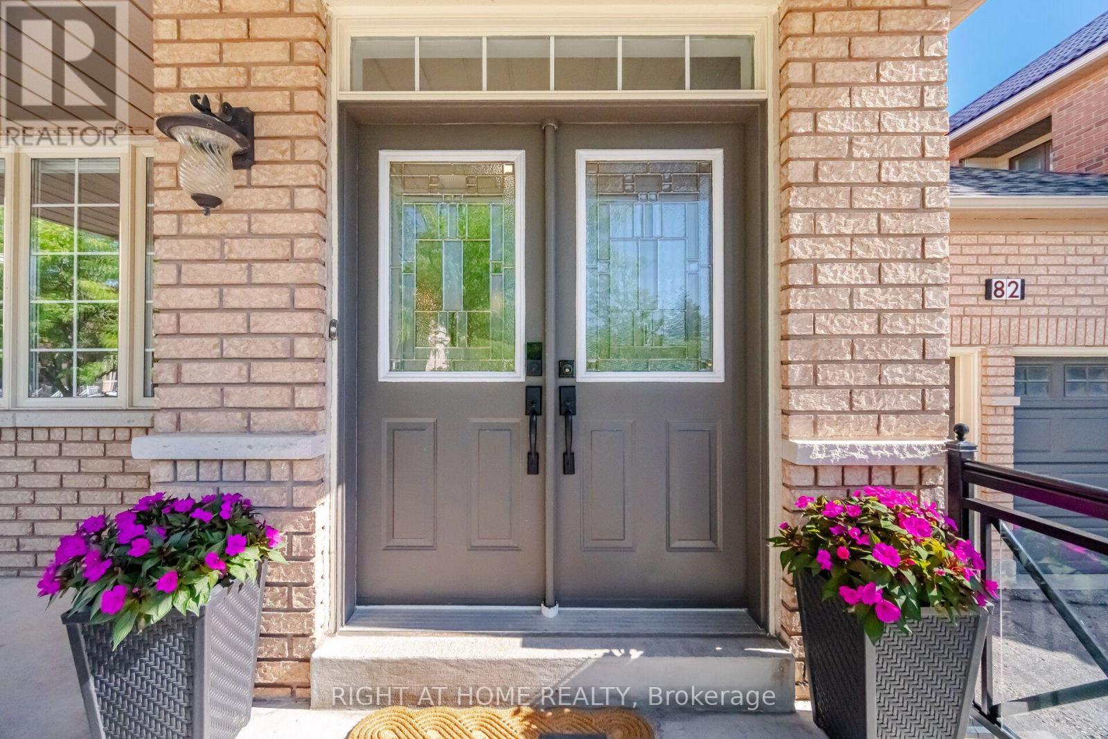 82 STARHILL CRESCENT - 6