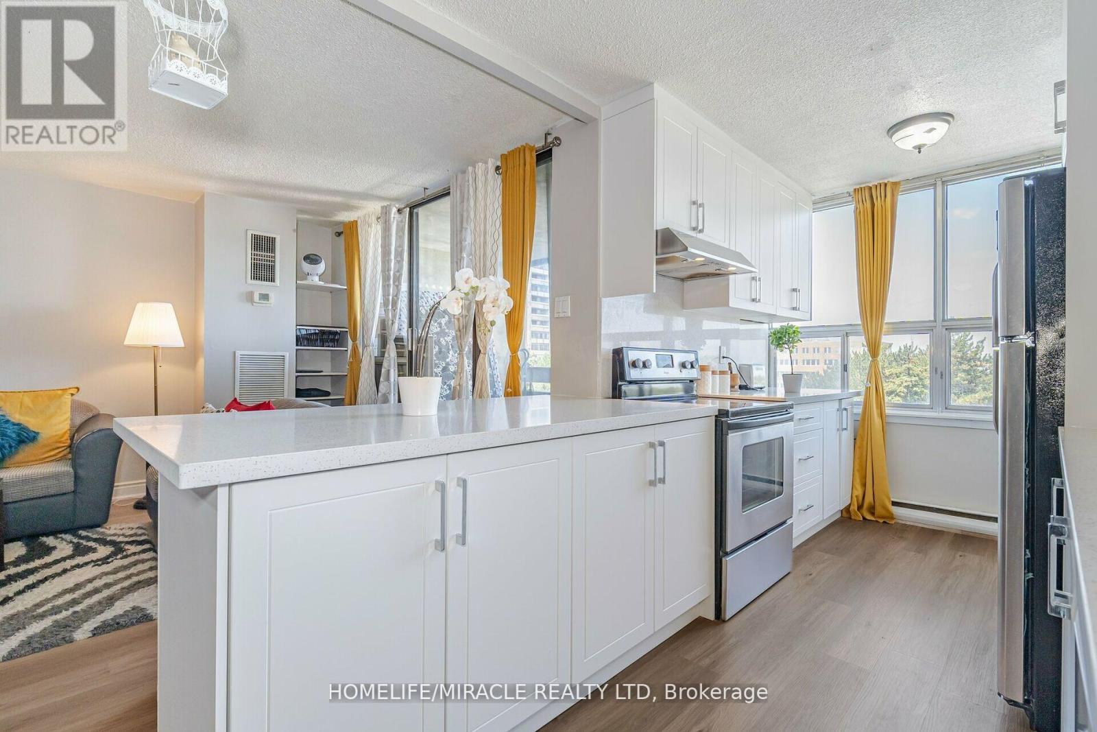 #608 25 KENSINGTON ROAD - 19