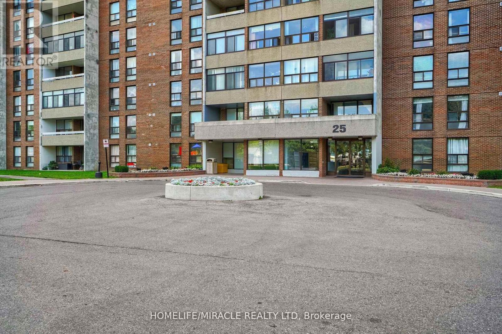 #608 25 KENSINGTON ROAD - 3