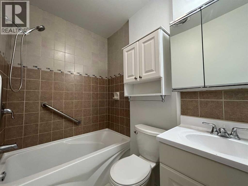 307 Centre Avenue - 10