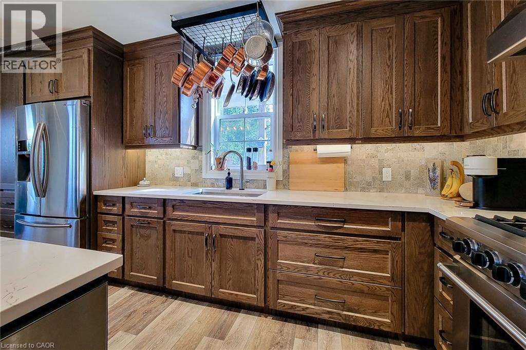 466 WEIR Road - 22