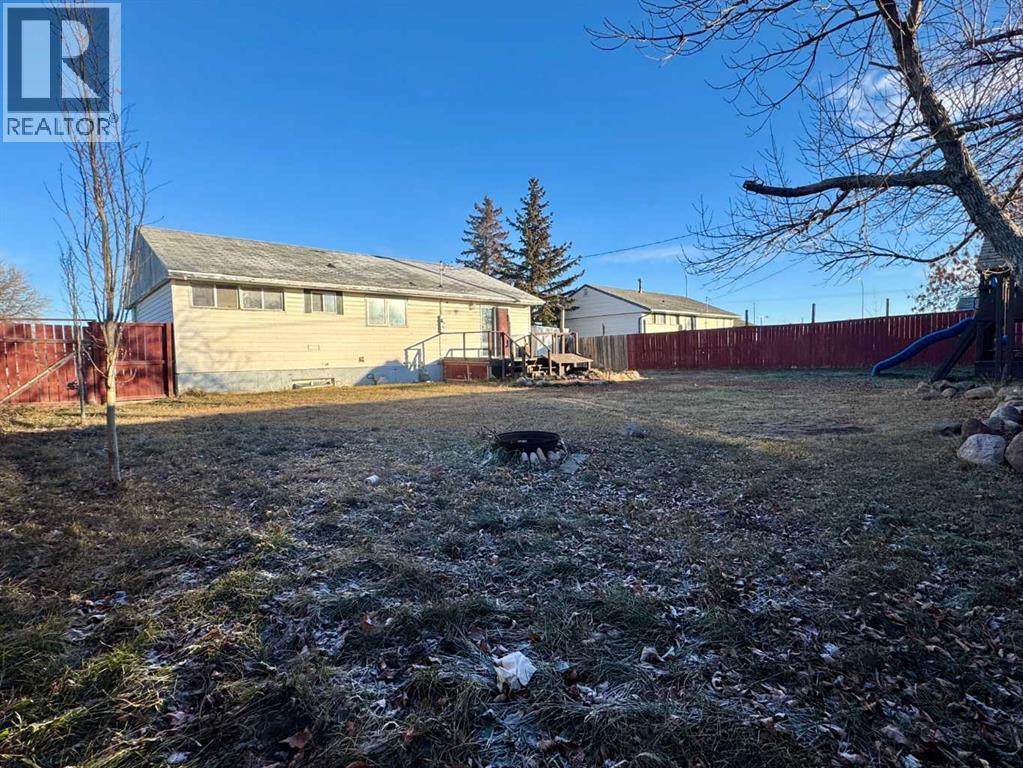 5004 35 Avenue - 15