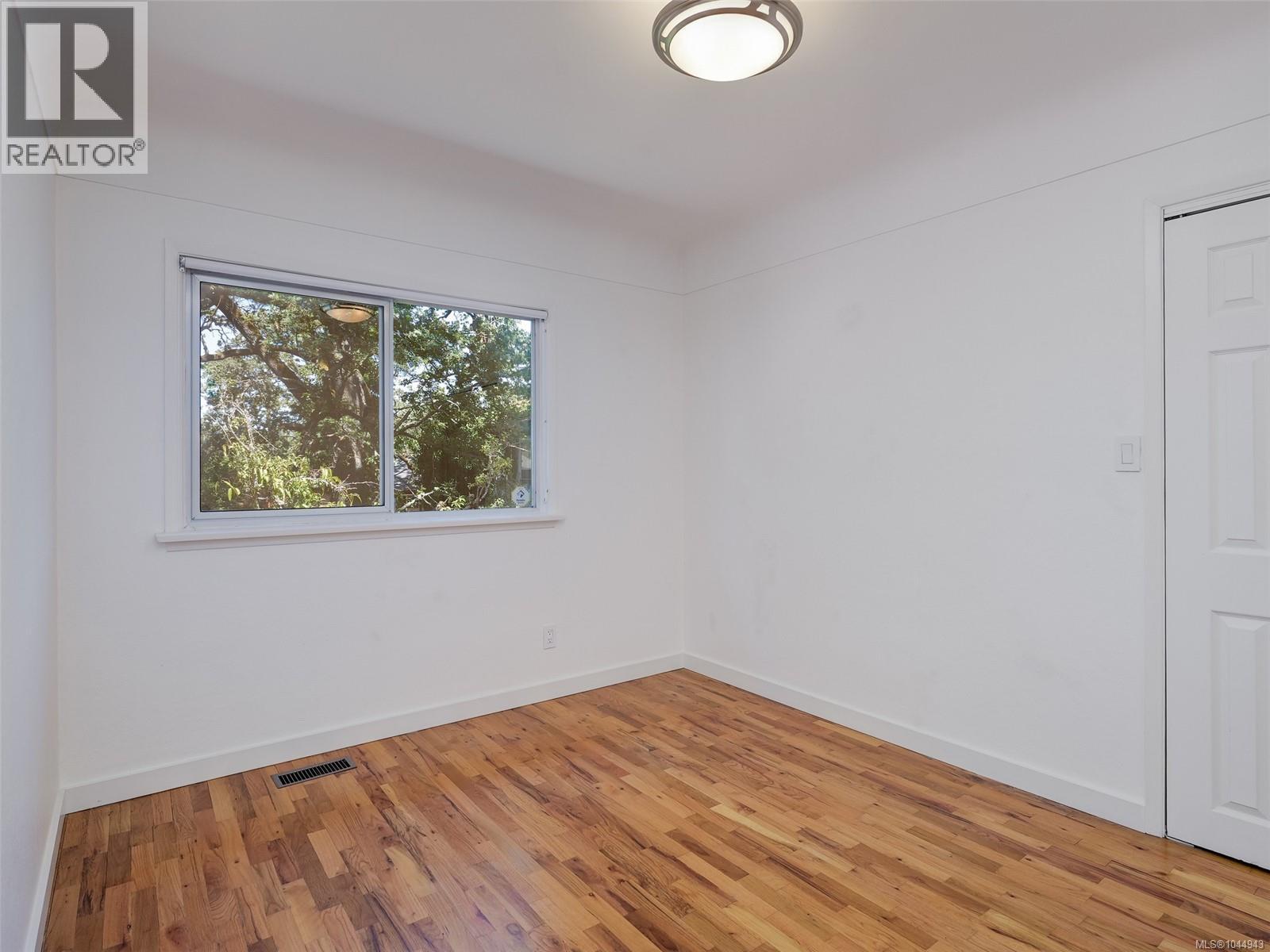 1296 Downham Pl - 19