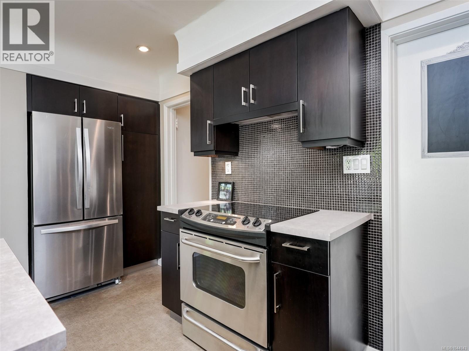 1296 Downham Pl - 12