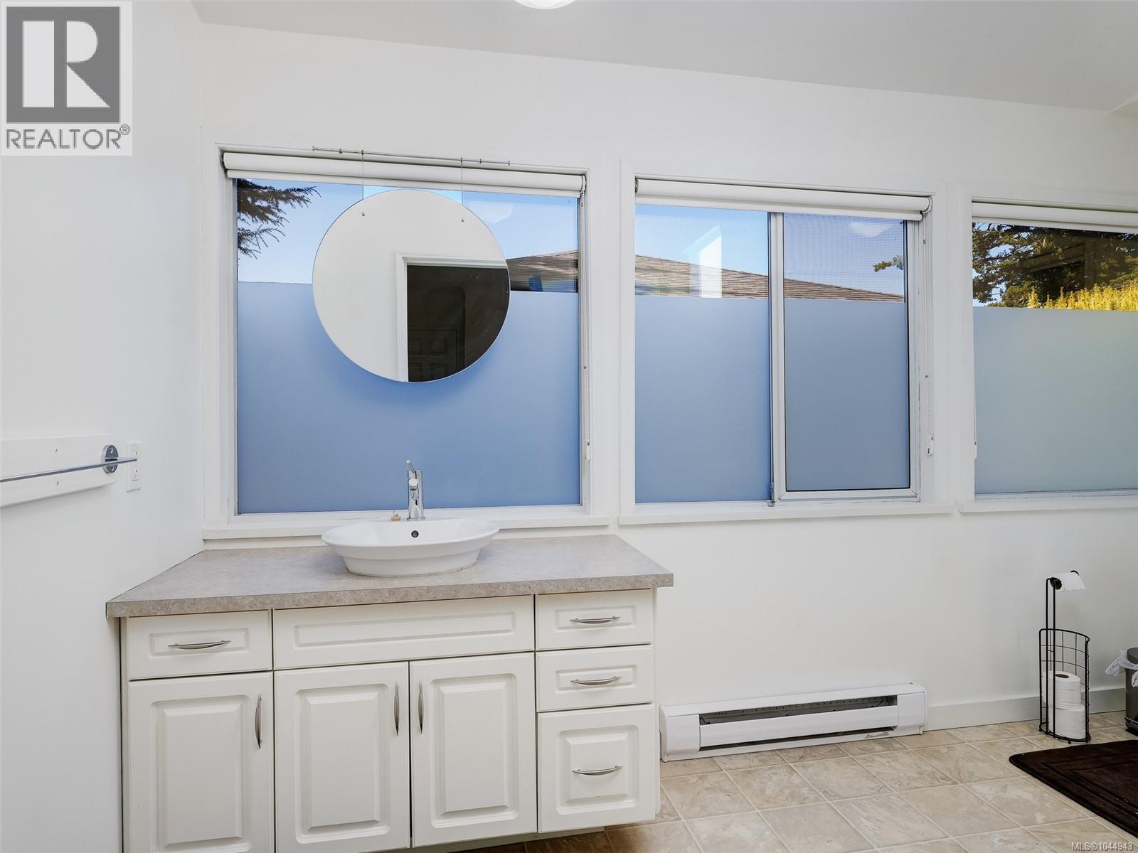 1296 Downham Pl - 17