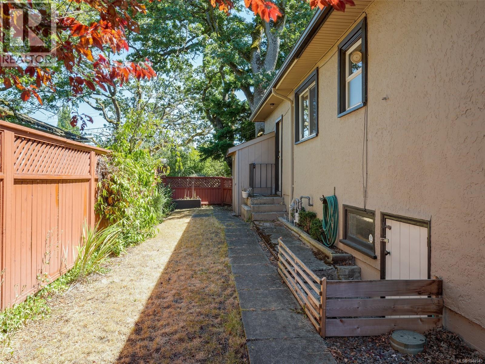 1296 Downham Pl - Image 26
