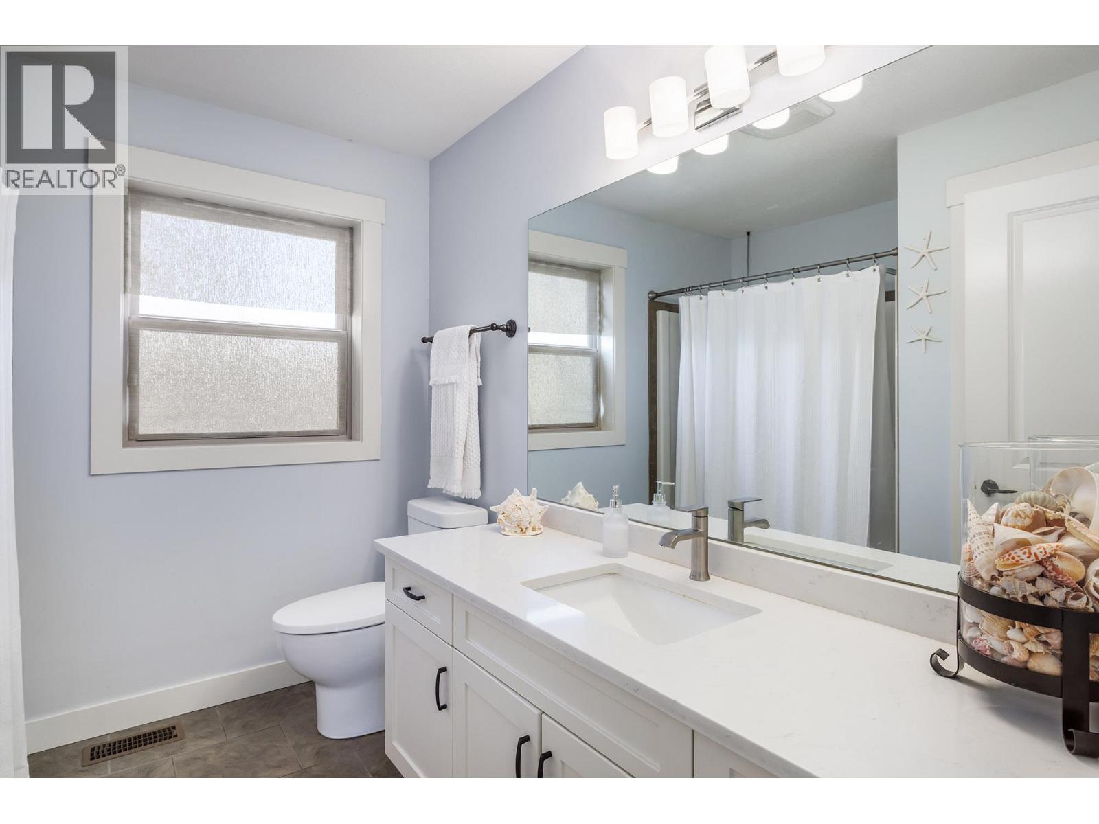 #35 2040 Rosealee Lane - Image 18