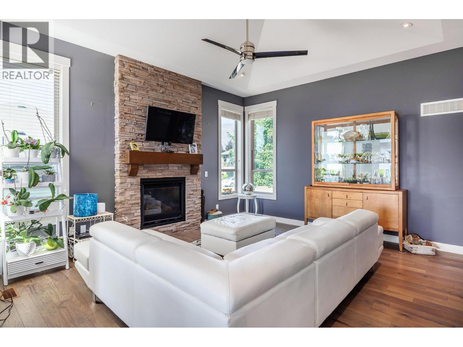 #35 2040 Rosealee Lane - Image 6