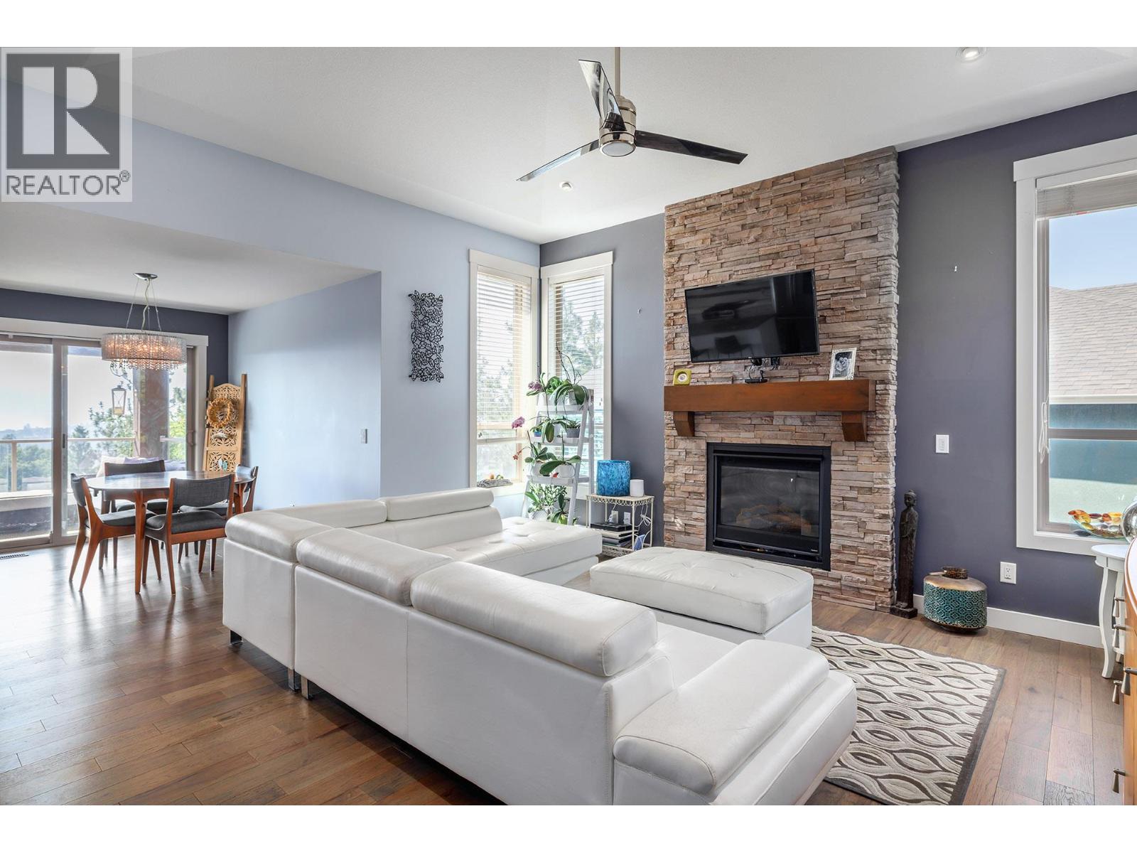 #35 2040 Rosealee Lane - Image 4