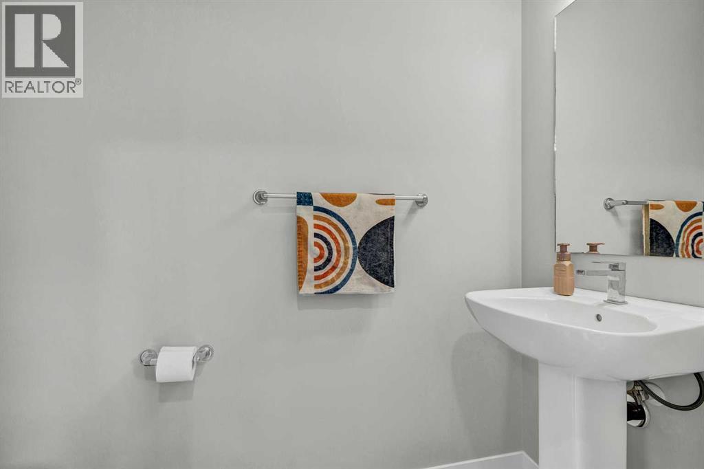 162 Chinook Gate Boulevard SW - 9