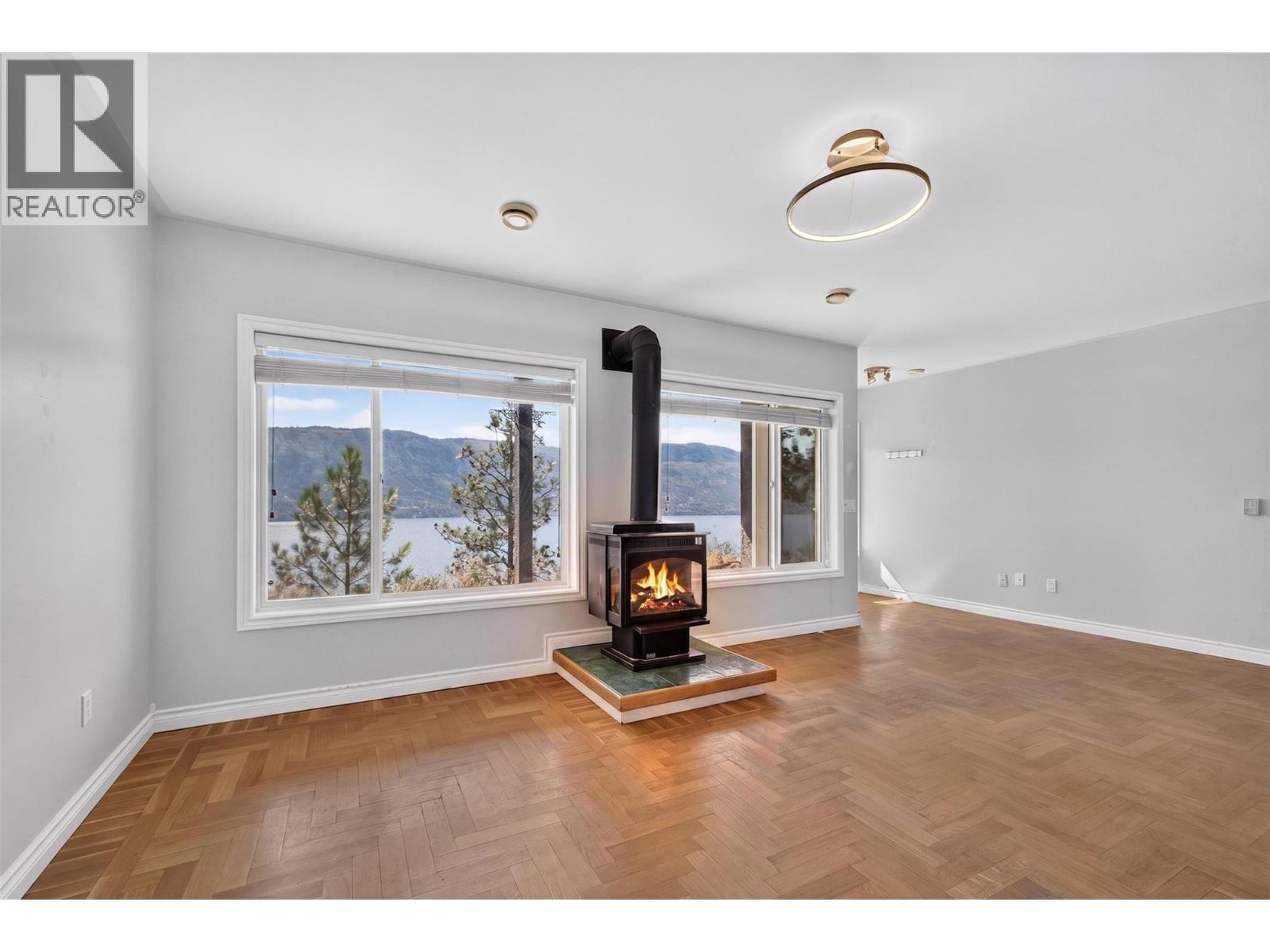  10326 Nighthawk Road, Lake Country