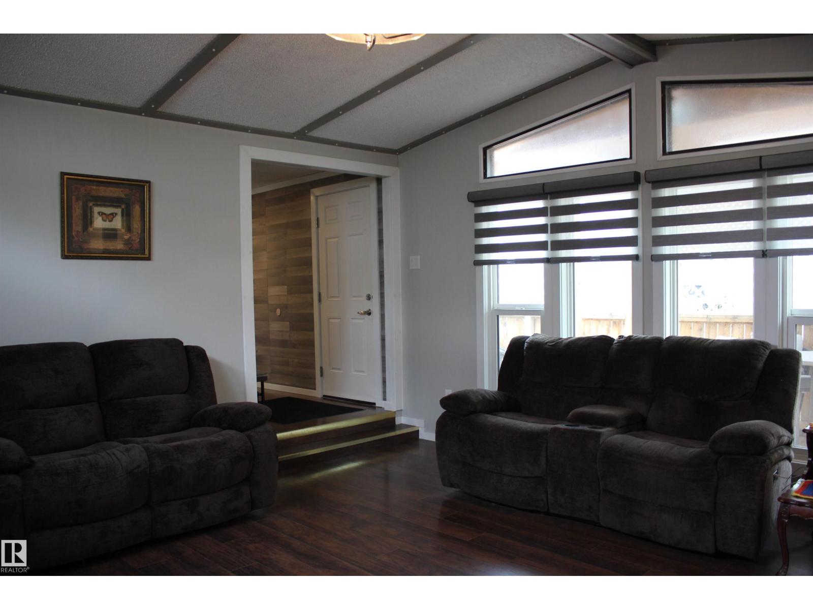 1118 Lakevista DR - Image 8