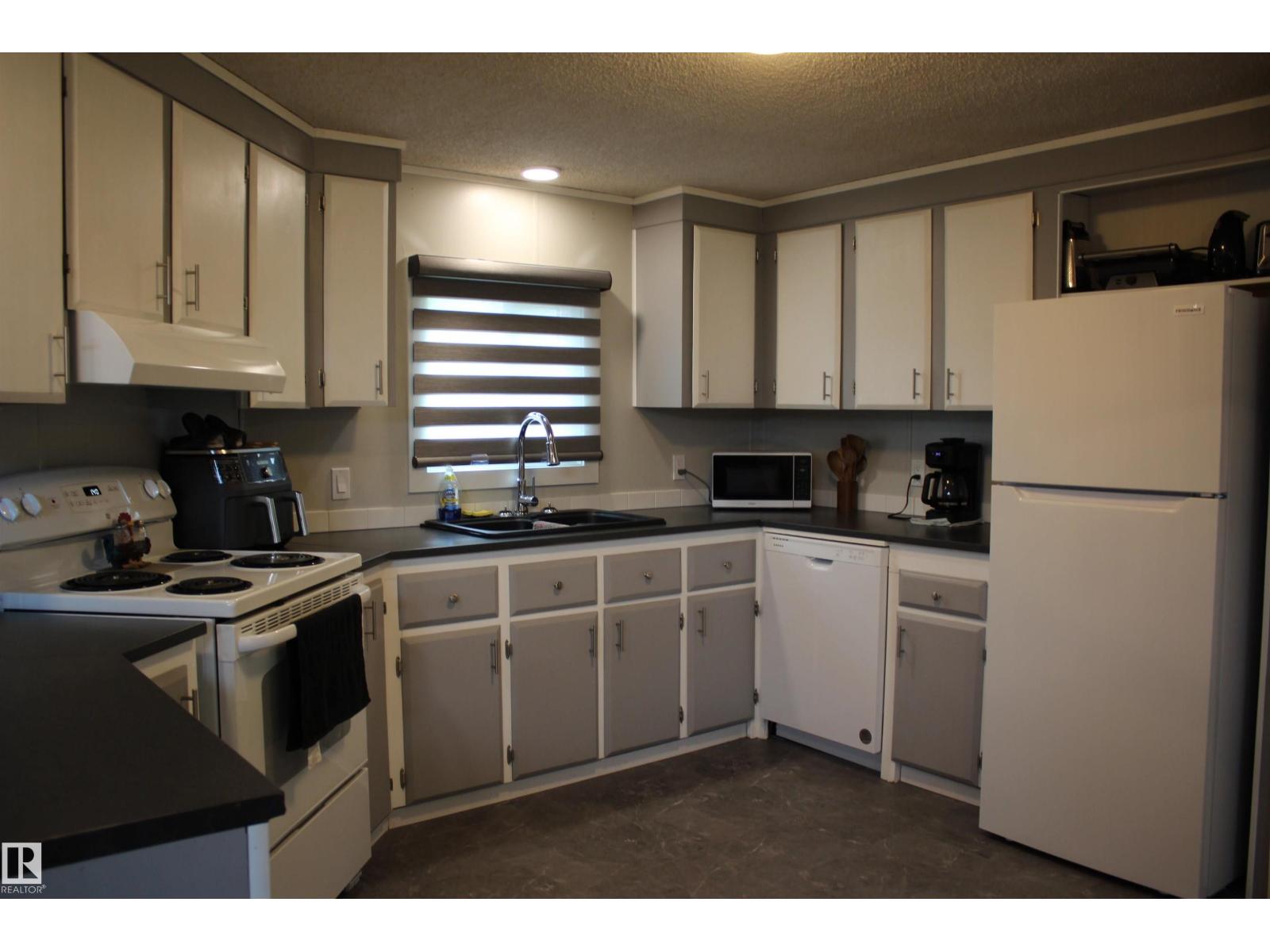 1118 Lakevista DR - Image 3