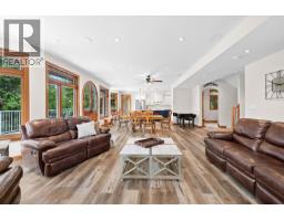 12035 3a Highway, Boswell, BC V0B1A3 Photo 28