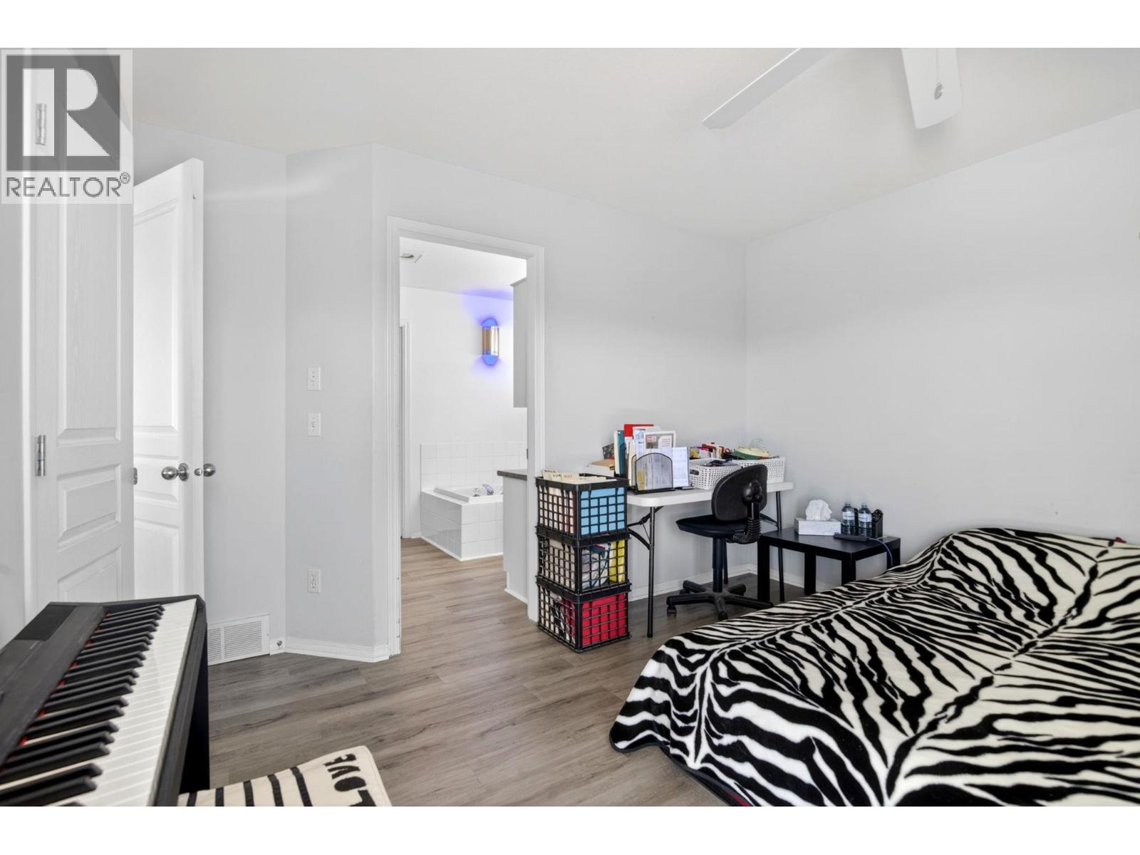 2272 Shannon Hills Drive - Image 11