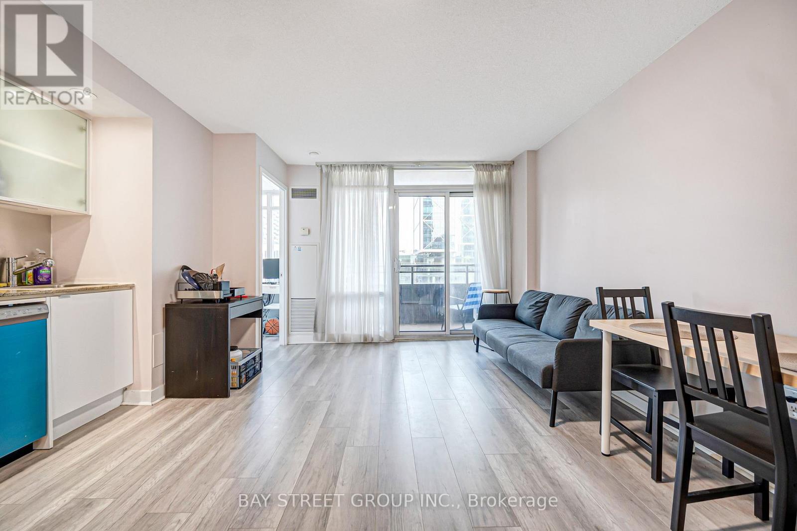 #816 25 TELEGRAM MEWS - Image 11