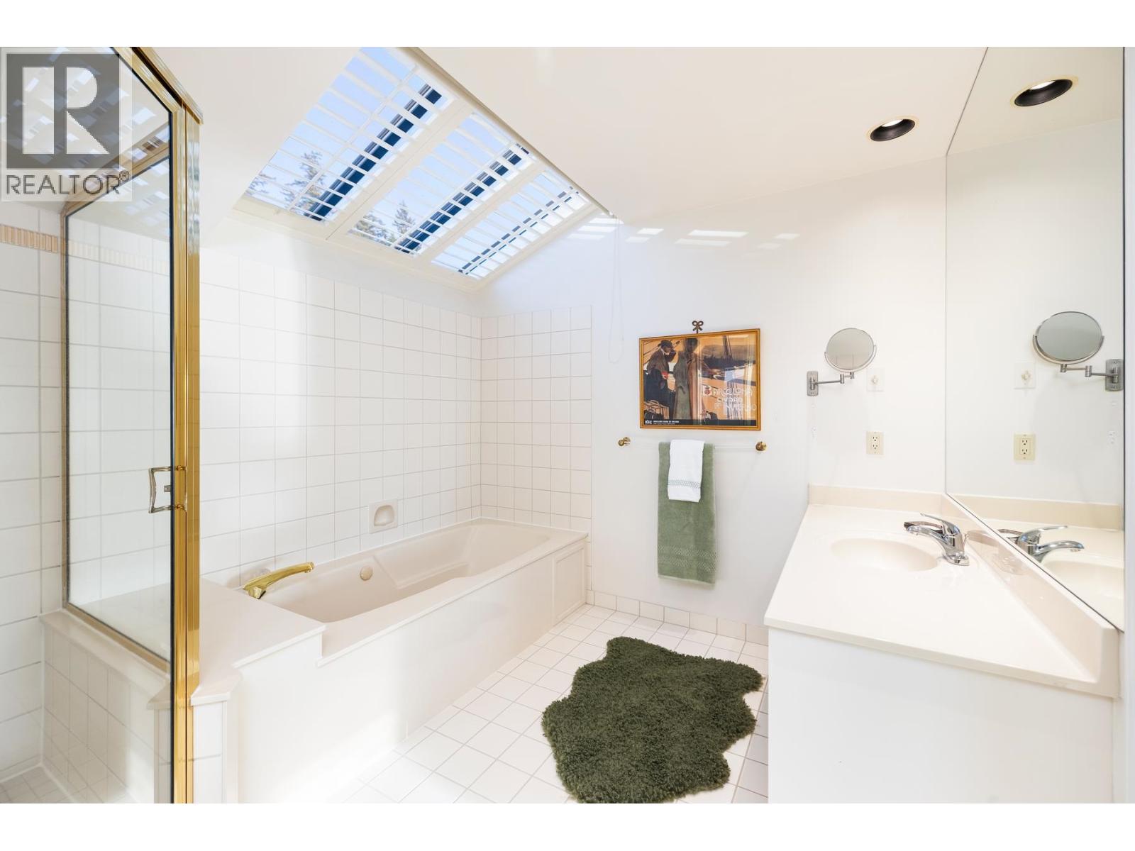 5360 MEADFEILD ROAD, West Vancouver