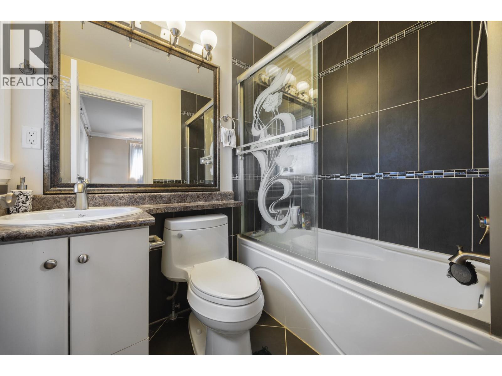 1711 SIXTH AVENUE, New Westminster