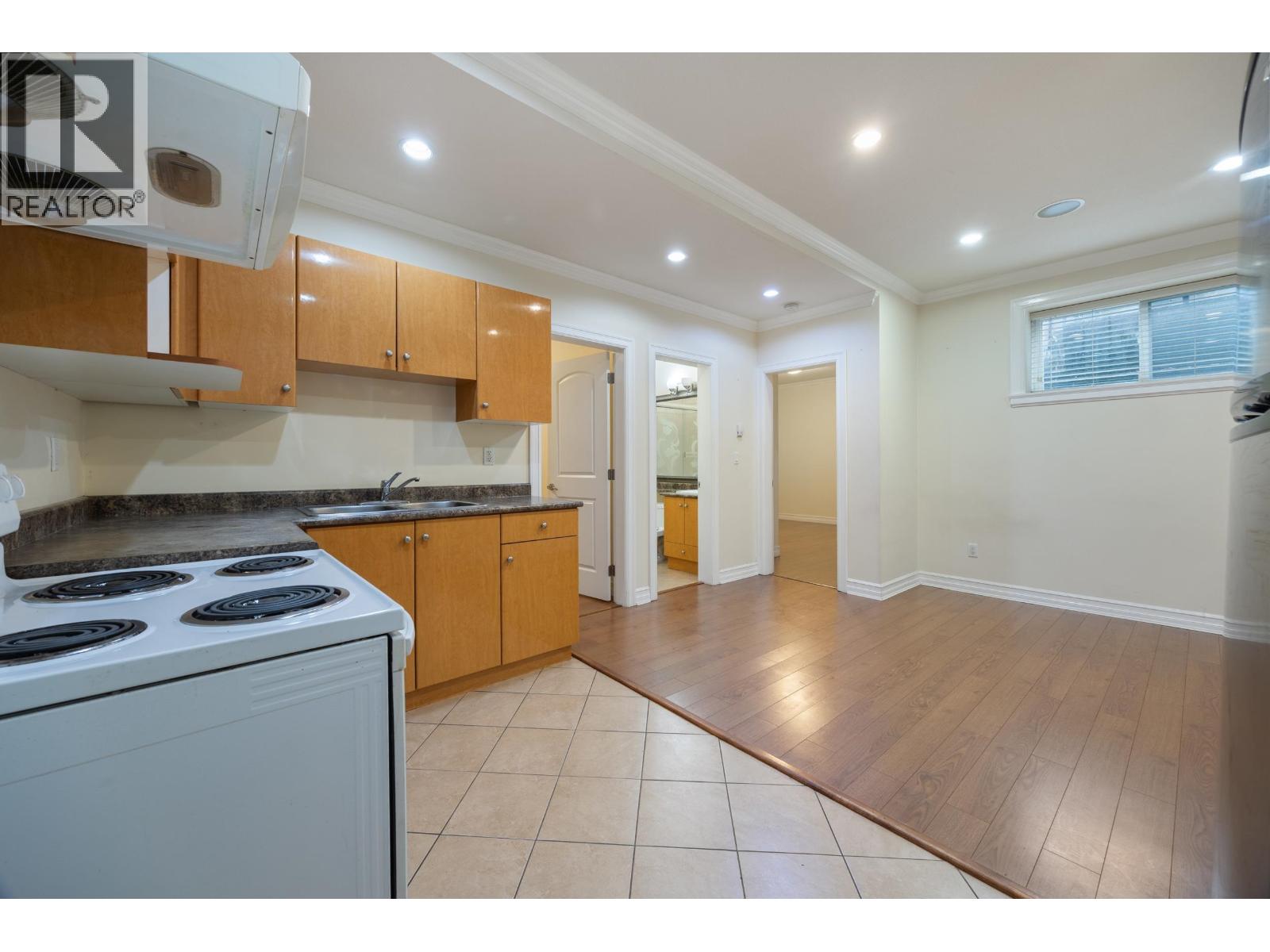 1711 SIXTH AVENUE, New Westminster