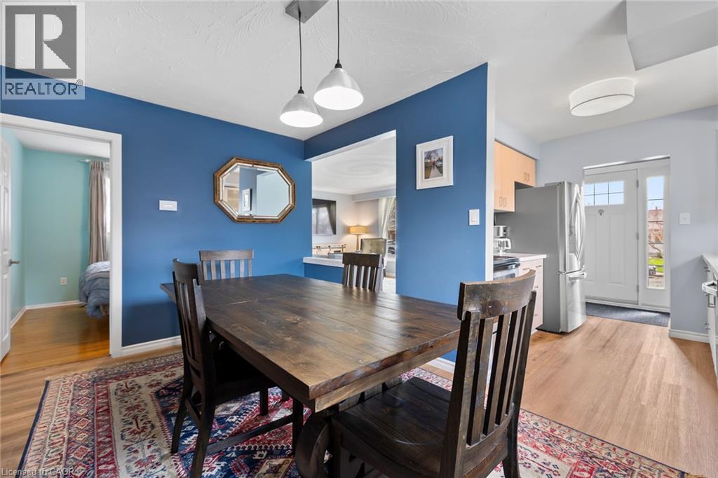 42 ATWATER Crescent - 8