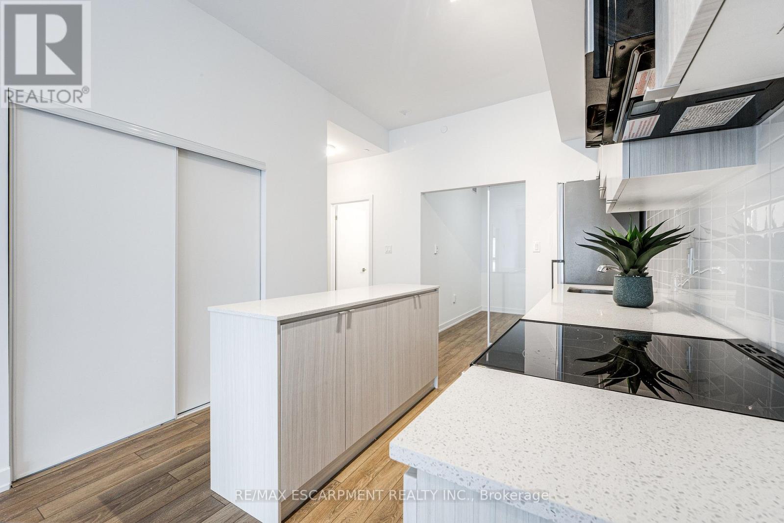 #112 2433 DUFFERIN STREET - 11